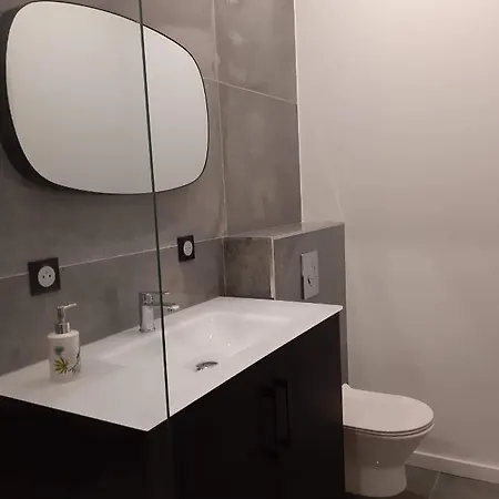 Sweet 2 Pieces 42 M2 Chambre, Salon, Cuisine, Grande Terrasse, Parking Proche Centre Et Διαμέρισμα