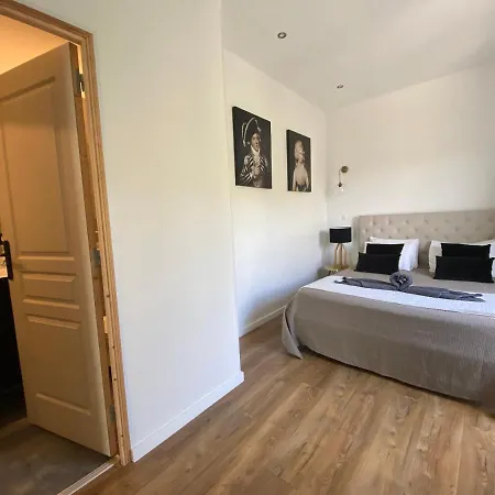 Sweet 2 Pieces 42 M2 Chambre, Salon, Cuisine, Grande Terrasse, Parking Proche Centre Et Μπαστιά