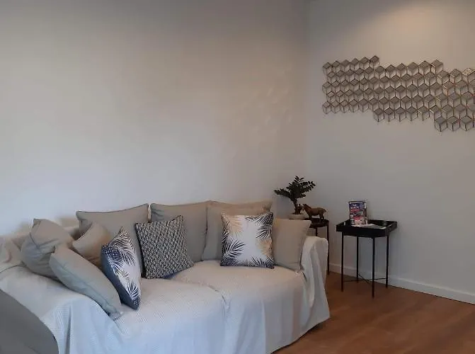 Sweet 2 Pieces 42 M2 Chambre, Salon, Cuisine, Grande Terrasse, Parking Proche Centre Et Apartmán