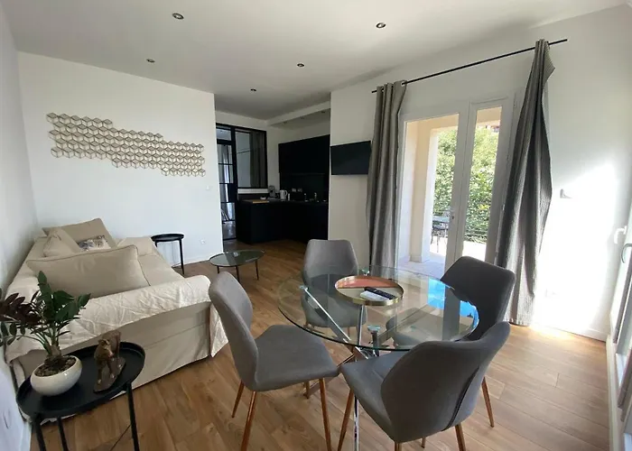 Apartmán Sweet 2 Pieces 42 M2 Chambre, Salon, Cuisine, Grande Terrasse, Parking Proche Centre Et *