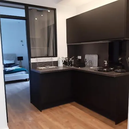 Sweet 2 Pièces 42 M2 Chambre, Salon, Cuisine, Grande Terrasse, Parking Proche Centre Et Appartamento *