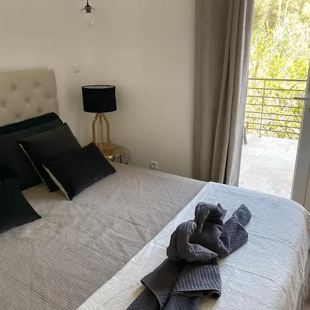 Sweet 2 Pièces 42 M2 Chambre, Salon, Cuisine, Grande Terrasse, Parking Proche Centre Et *