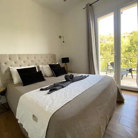 Sweet 2 Pieces 42 M2 Chambre, Salon, Cuisine, Grande Terrasse, Parking Proche Centre Et Apartament