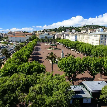 Super 42 M2 - Grande Terrasse Privée- Parking - - Proche Centre Et Appartamento
