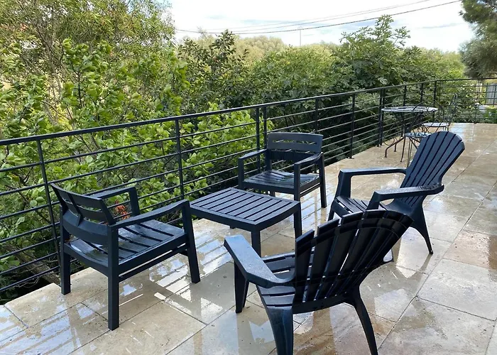 Sweet 2 Pieces 42 M2 Chambre, Salon, Cuisine, Grande Terrasse, Parking Proche Centre Et