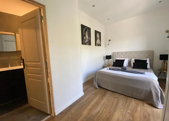 Sweet 2 Pieces 42 M2 Chambre, Salon, Cuisine, Grande Terrasse, Parking Proche Centre Et 巴斯蒂亚