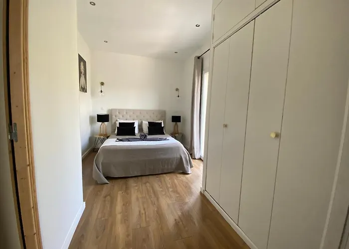 Sweet 2 Pièces 42 M2 Chambre, Salon, Cuisine, Grande Terrasse, Parking Proche Centre Et * Bastia (Corsica)