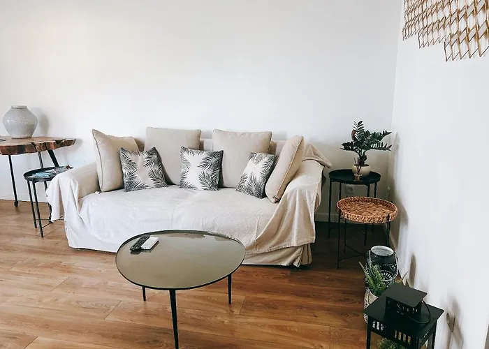 Sweet 2 Pieces 42 M2 Chambre, Salon, Cuisine, Grande Terrasse, Parking Proche Centre Et